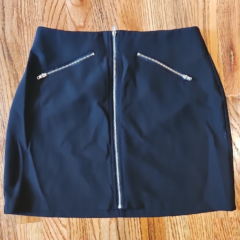Black Zippered Women's Skirt